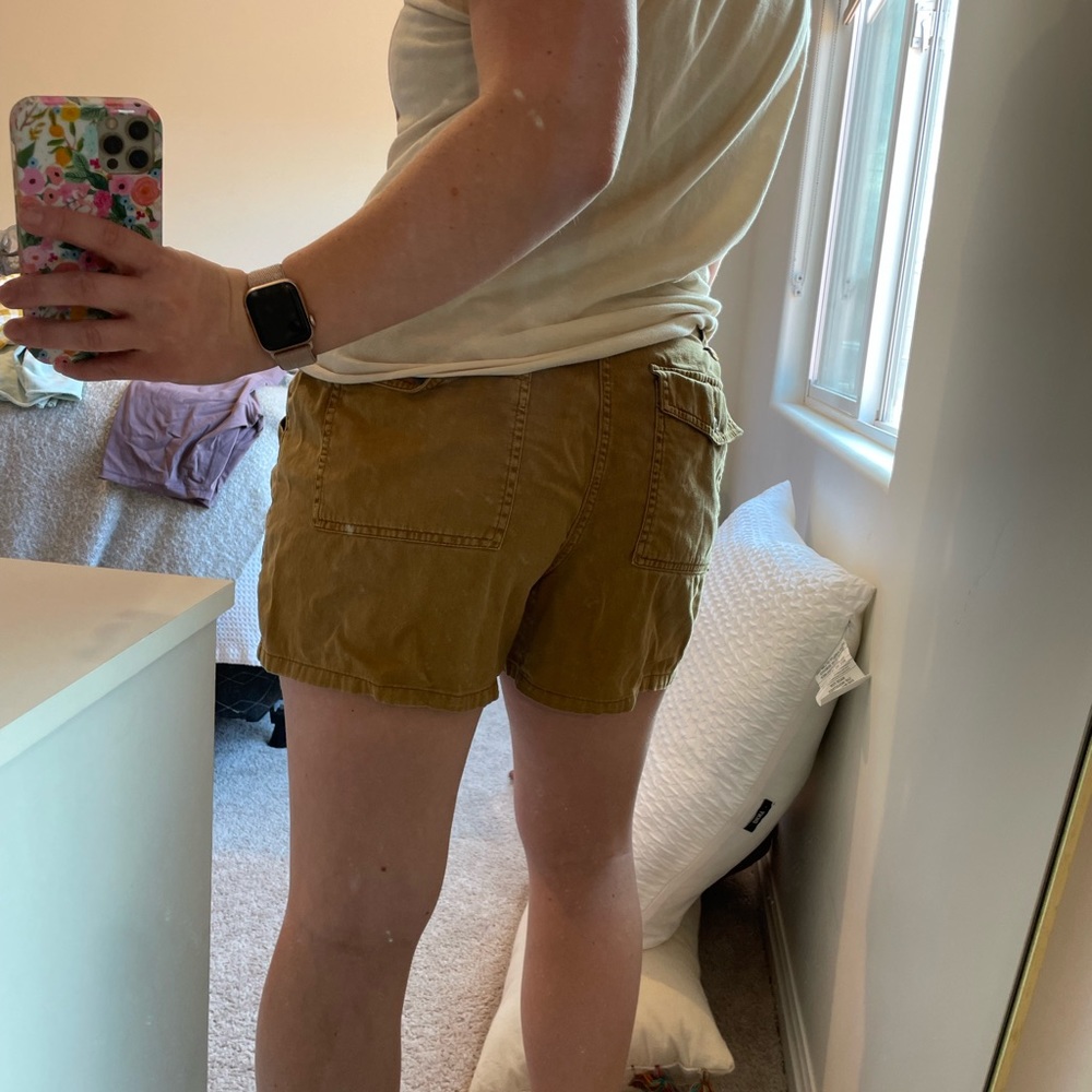Old Navy High Waisted Twill Shorts - Picture 3 of 8